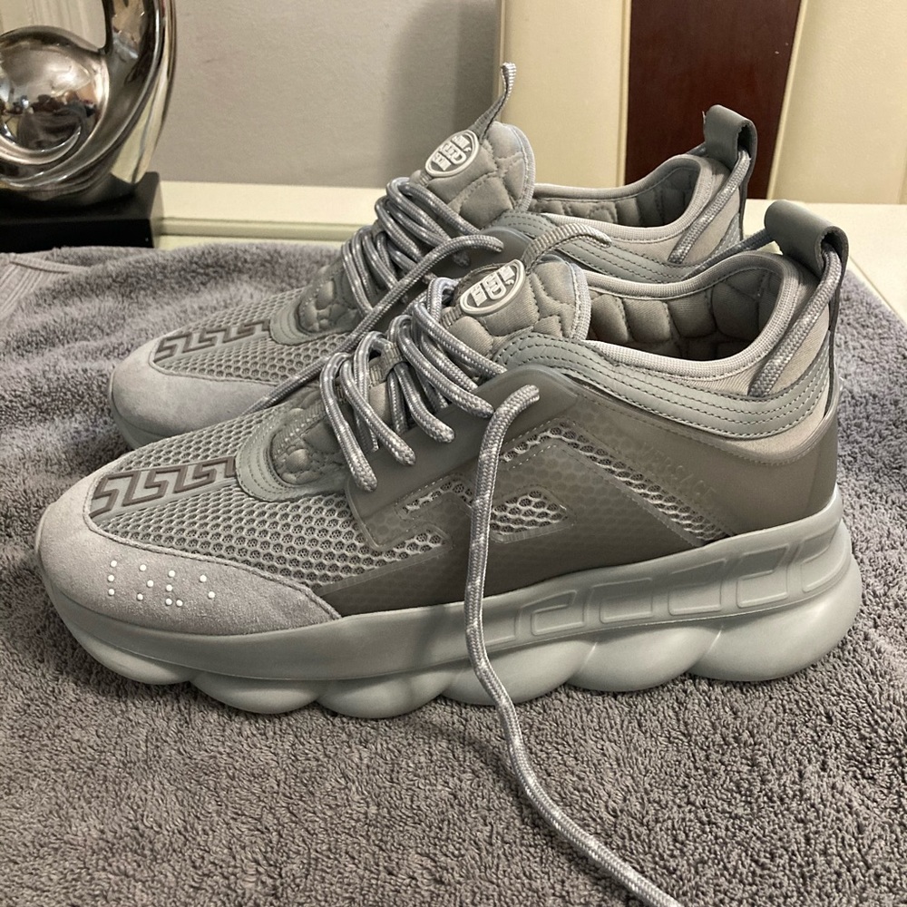 VERSACE CHAIN REACTION LEATHER TRAINERS - GREY Size: 11